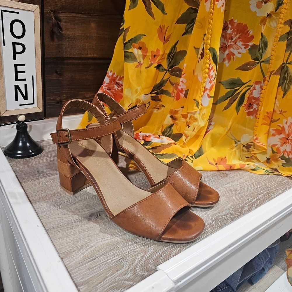 Francescas Block Heels - Picture 11 of 12
